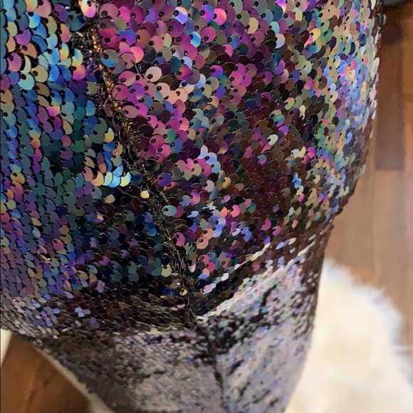 🧜🏼‍♀️ Shop 17 Sequined Pencil Skirt - Picture 9 of 13